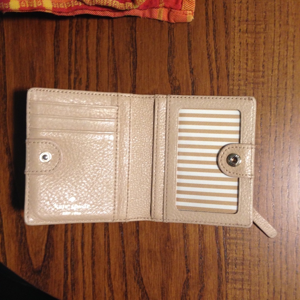Small Stacy Cobble Kate Spade Wallet